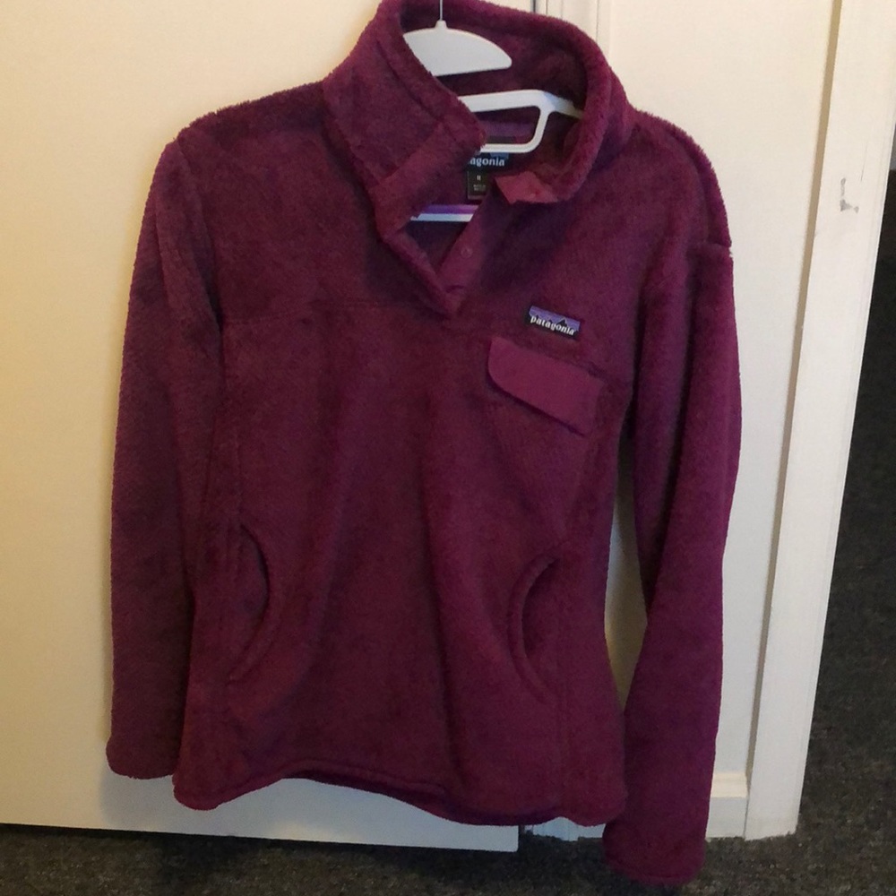 Maroon Patagonia Seychelles snap fleece